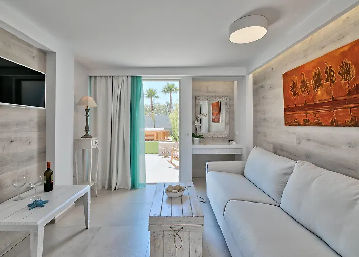 Готель White Pearls Luxury - Adults Only 3*